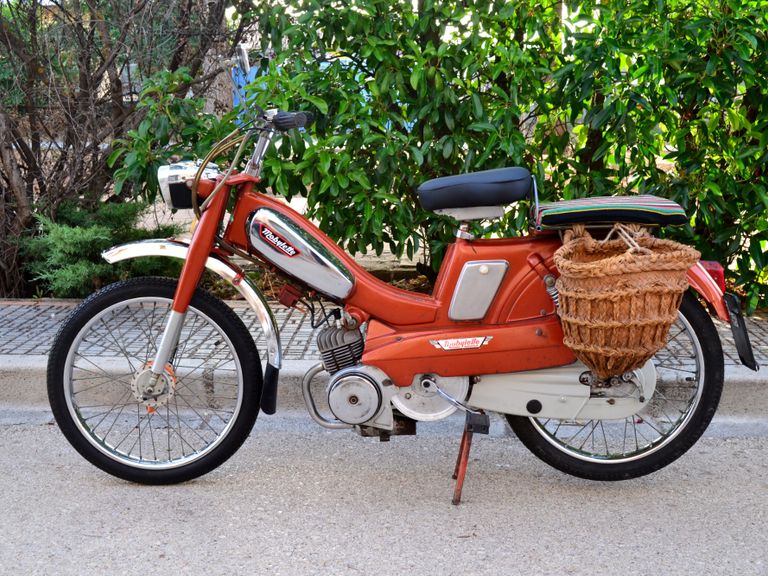 Alquiler de coches, motos y bicis antiguas o clásicas en La Solana (Ciudad Real)