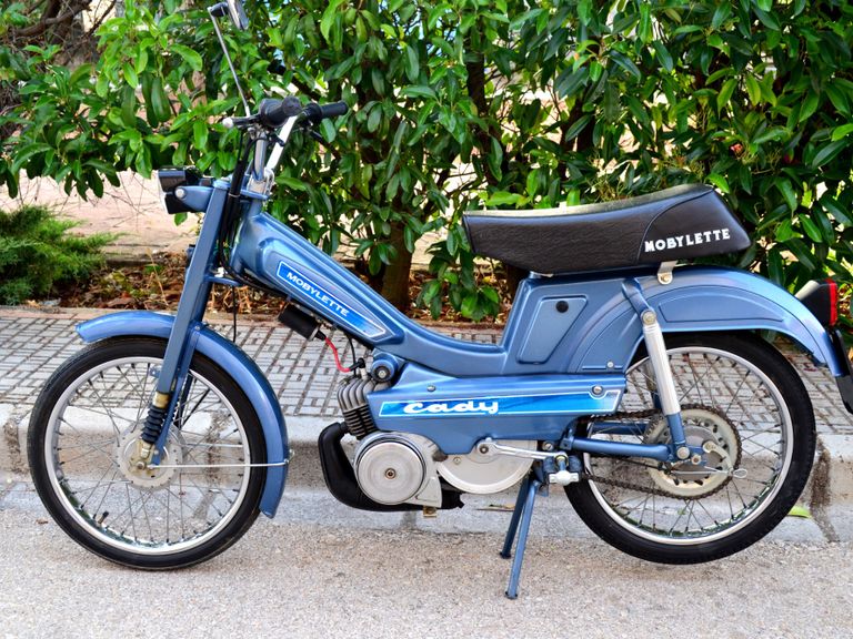 Alquiler de coches, motos y bicis antiguas o clásicas en La Solana (Ciudad Real)