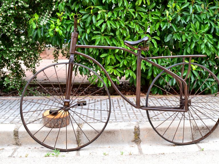 Tándem clásico y bicis antiguas en alquiler para eventos o anuncios en La Solana